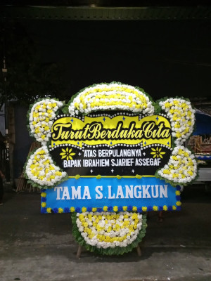 Papan Bunga Duka di Gading